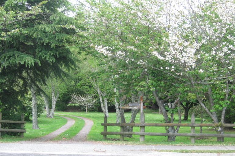 Photo of property in 392a State Highway 33, Mourea, Rotorua, 3074