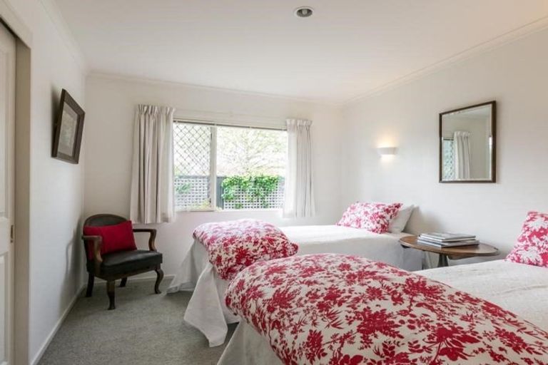 Photo of property in 22 Kensington Drive, Taradale, Napier, 4112