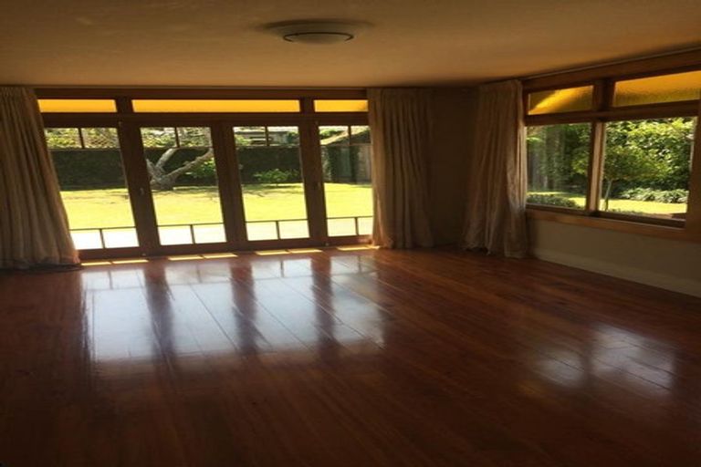 Photo of property in 6 Adam Street, Greenlane, Auckland, 1051