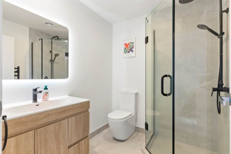 Photo of property in 1b Stott Avenue, Birkdale, Auckland, 0626