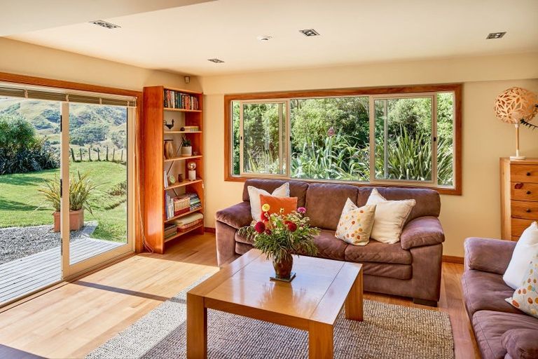 Photo of property in 343 Takapu Road, Takapu Valley, Wellington, 5028