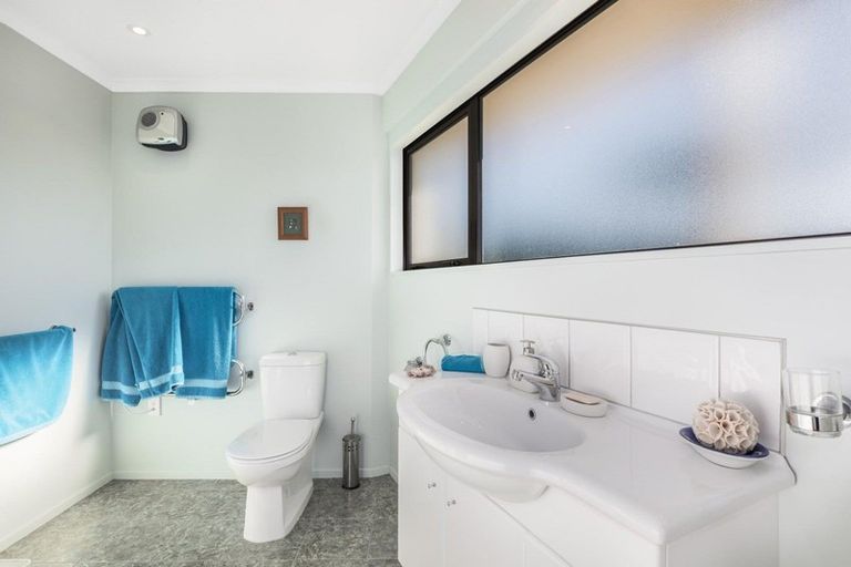 Photo of property in 17 Bosun Terrace, Whitby, Porirua, 5024