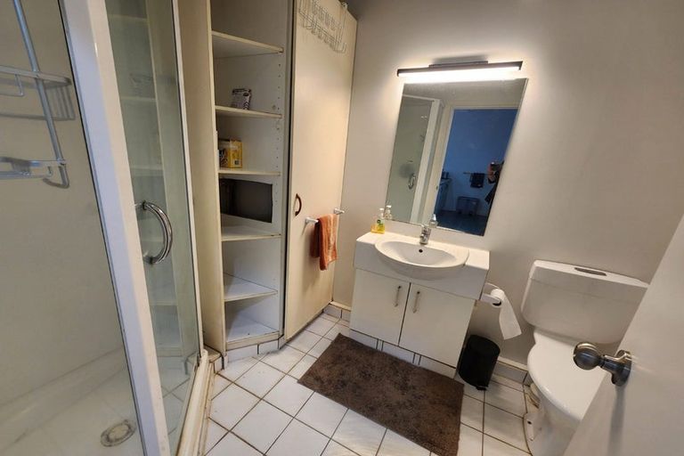 Photo of property in Terrace Tower Apartments, 6b/126 The Terrace, Wellington Central, Wellington, 6011