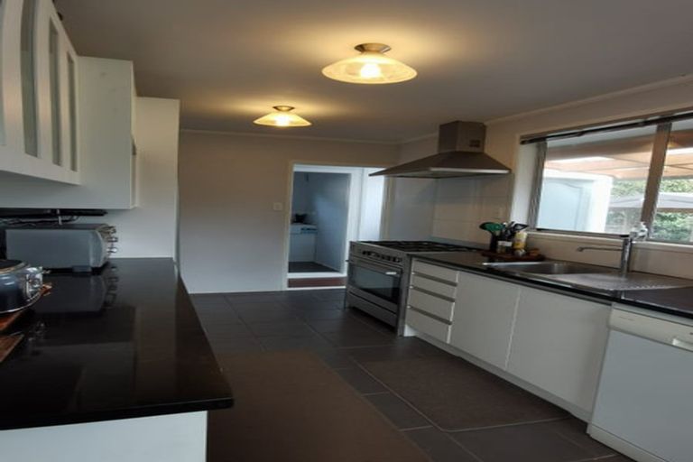 Photo of property in 31 Tabitha Crescent, Henderson, Auckland, 0612