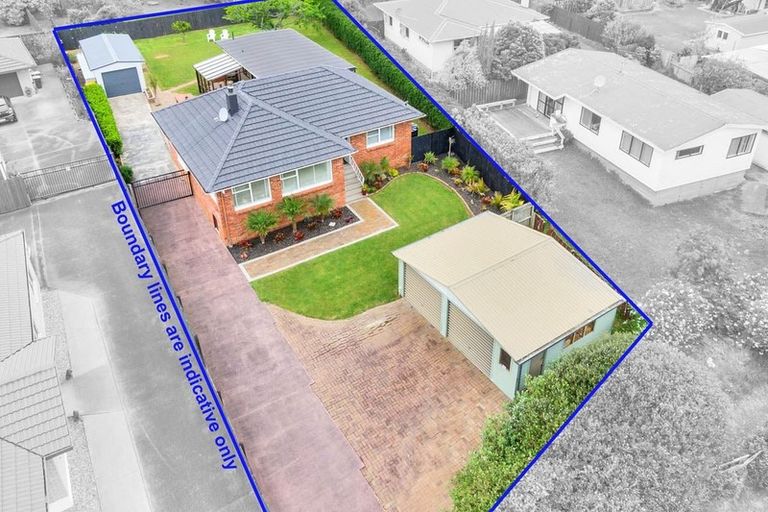 Photo of property in 7 Waitaki Street, Henderson, Auckland, 0612