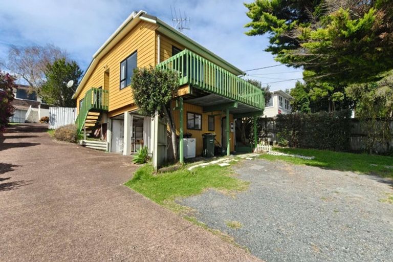Photo of property in 2/717 East Coast Road, Browns Bay, Auckland, 0630