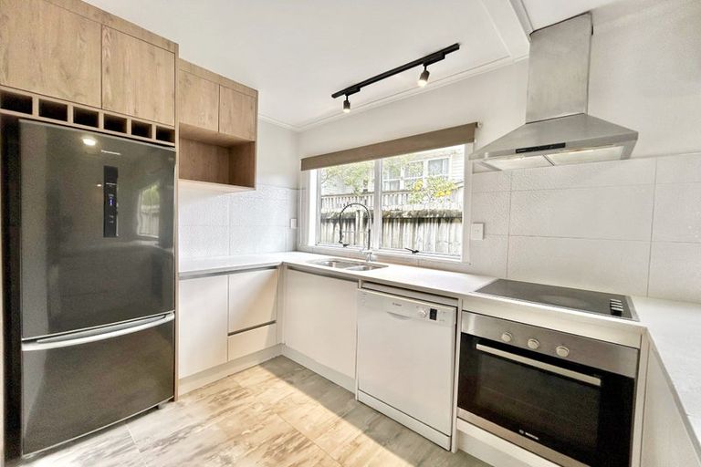 Photo of property in 2/5 Gazelle Avenue, Beach Haven, Auckland, 0626