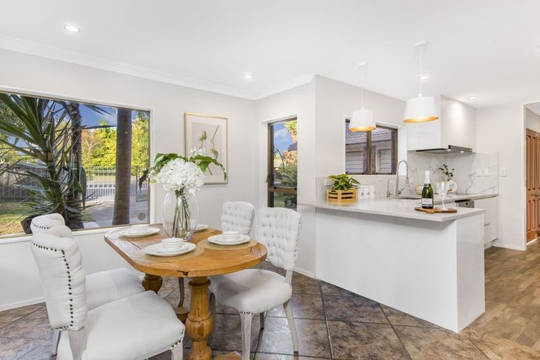 Photo of property in 13 Reynard Terrace, Conifer Grove, Takanini, 2112