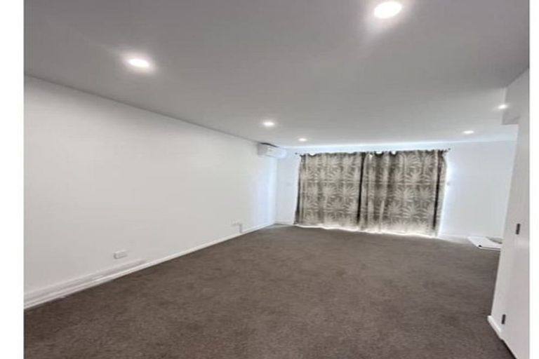 Photo of property in 50 Raupeti Lane, Henderson, Auckland, 0612