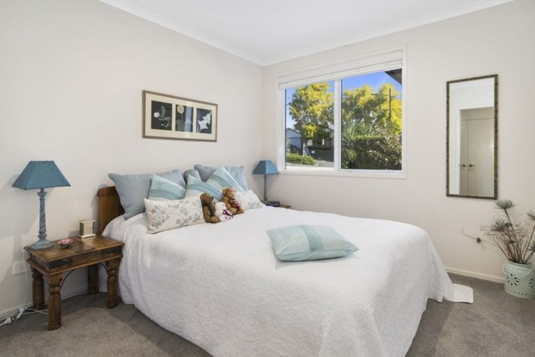 Photo of property in 18 Tranquil Grove, Omokoroa, 3114