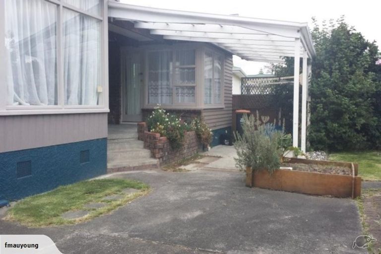 Photo of property in 10 Parkland Crescent, Terrace End, Palmerston North, 4410
