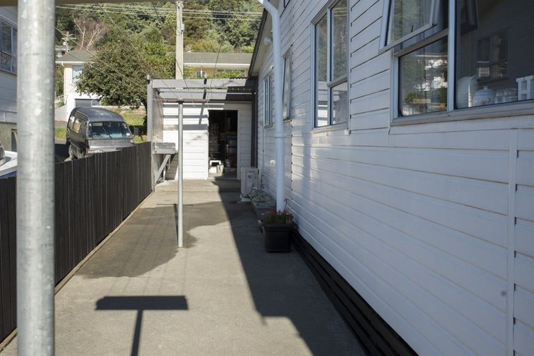 Photo of property in 37 South Terrace, Picton, 7220