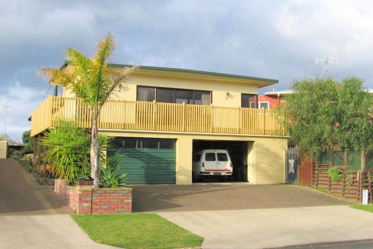 Photo of property in 107 Brook Place, Whangamata, 3620