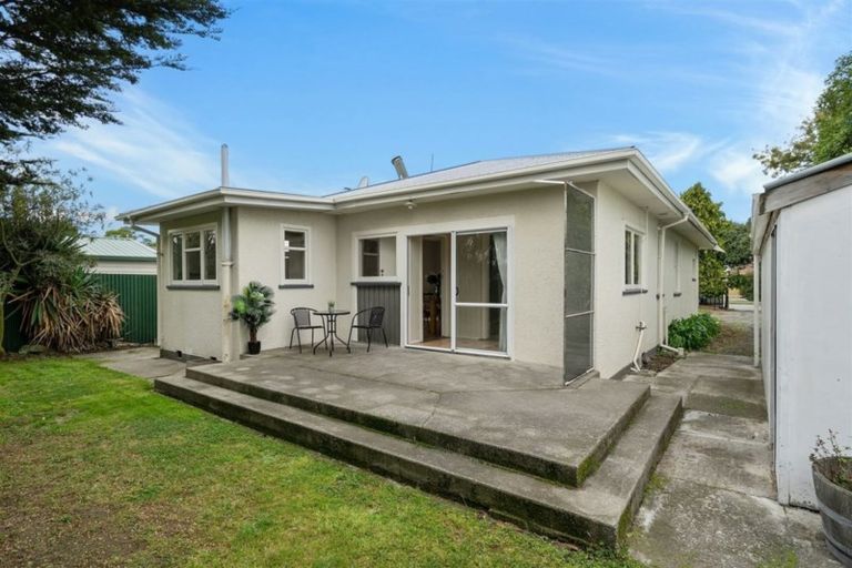 Photo of property in 2/130 Middlepark Road, Sockburn, Christchurch, 8042