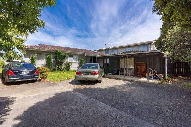 Photo of property in 389 Roscommon Road, Clendon Park, Auckland, 2103