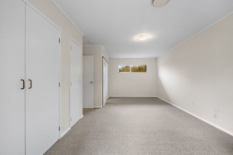 Photo of property in 17 Spargo Road, Massey, Auckland, 0614