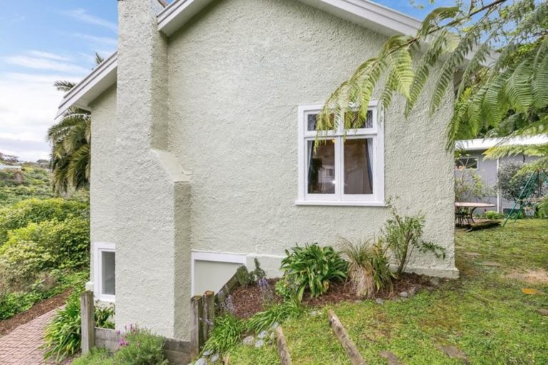 Photo of property in 79 Ngaio Gorge Road, Ngaio, Wellington, 6035