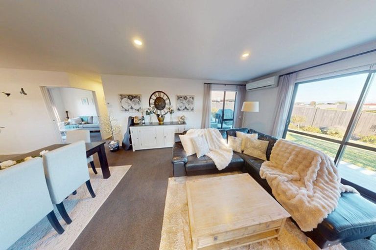 Photo of property in 24 Macdonald Heights, Feilding, 4702