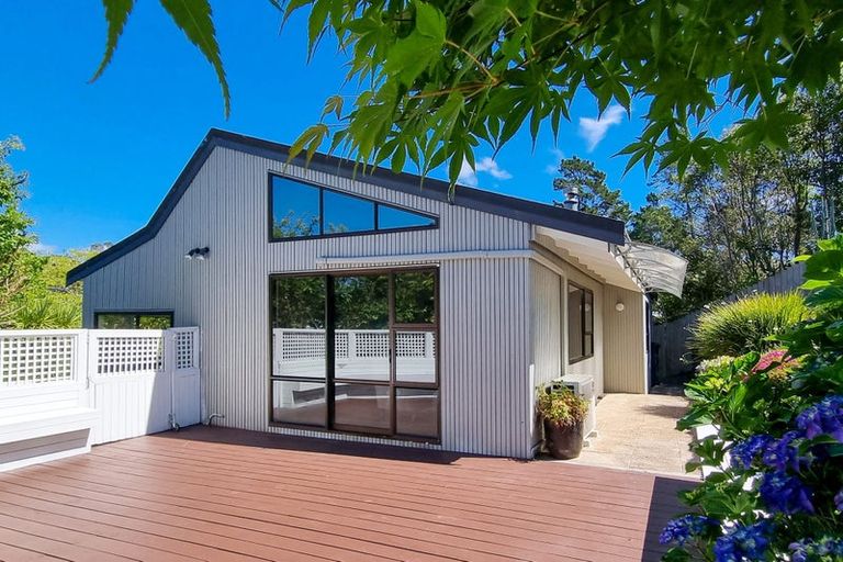 Photo of property in 92 Braemar Road, Castor Bay, Auckland, 0620