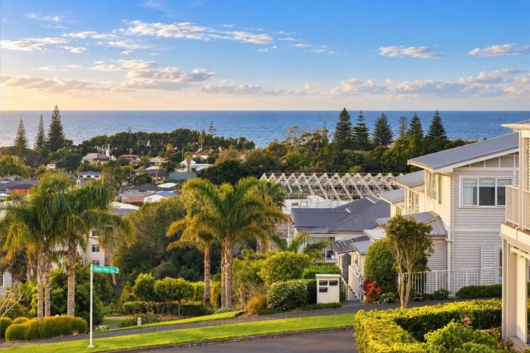 Photo of property in 1 Ocean View Terrace, Orewa, 0931