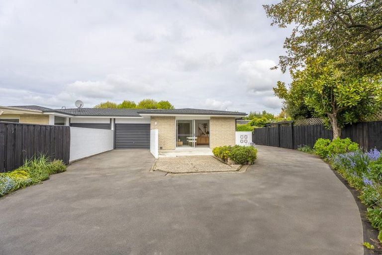 Photo of property in 2/367a Withells Road, Avonhead, Christchurch, 8042