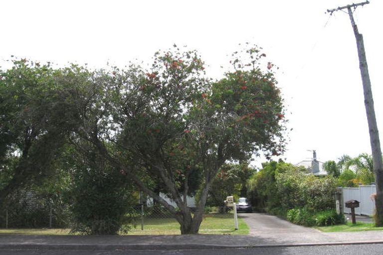 Photo of property in 1/44 Toroa Street, Torbay, Auckland, 0630