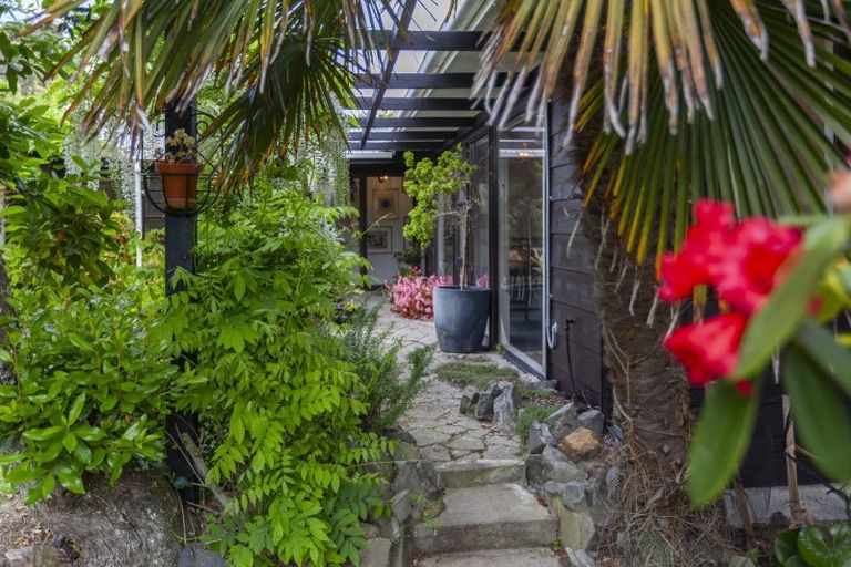 Photo of property in 15a Rosebank Grove, Waikanae, 5036