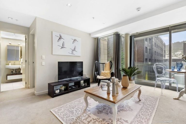 Photo of property in Piermont Apartments, 1i/82 Cable Street, Te Aro, Wellington, 6011