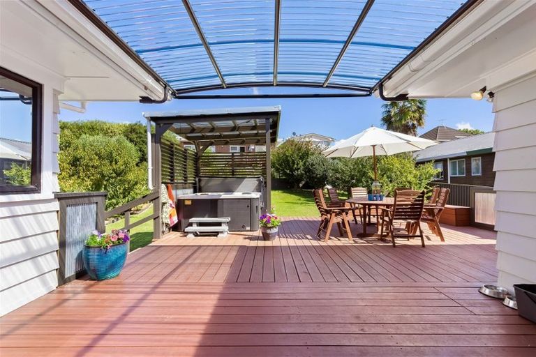 Photo of property in 21a Alexander Street, Cockle Bay, Auckland, 2014