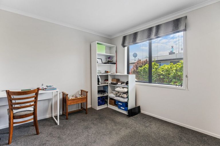 Photo of property in 17 Waratah Street, Avondale, Christchurch, 8061