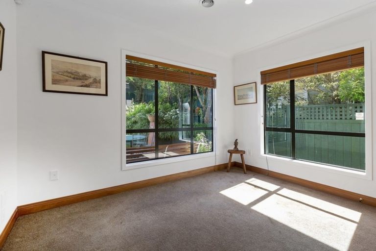 Photo of property in 15 Whitu Street, Khandallah, Wellington, 6035