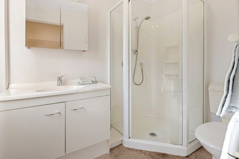Photo of property in 3 Hattaway Avenue, Bucklands Beach, Auckland, 2012