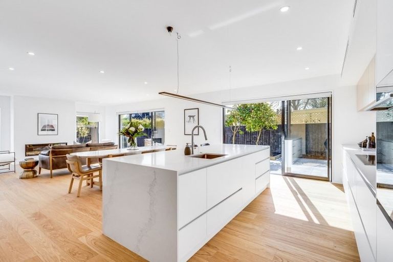 Photo of property in 12c Memorial Avenue, Ilam, Christchurch, 8053