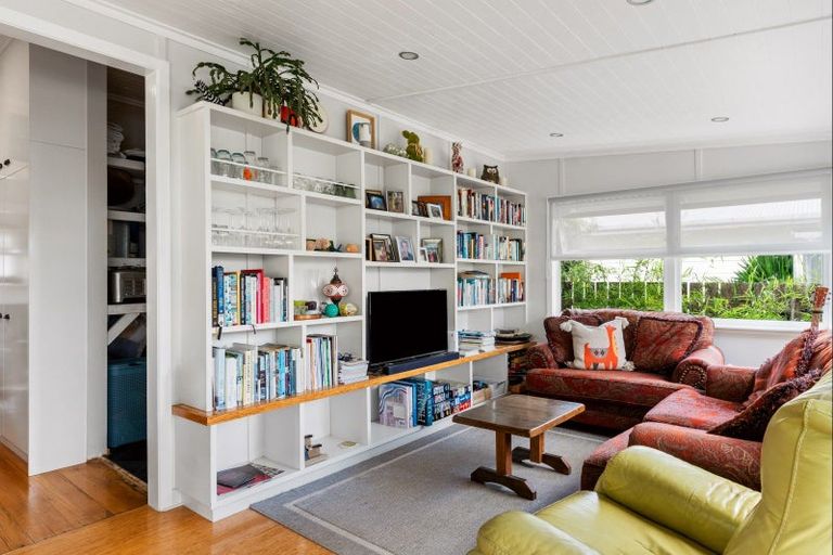 Photo of property in 6 Kanakanaia Road, Te Karaka, 4022