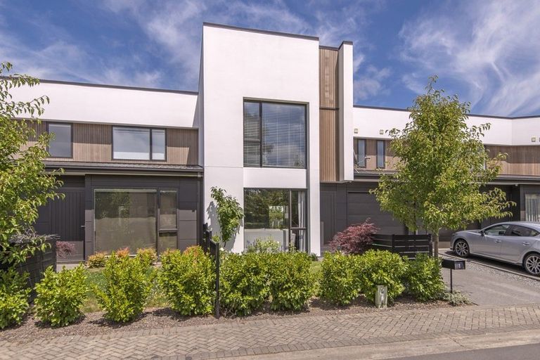 Photo of property in 8 Dave Jamieson Lane, Hillmorton, Christchurch, 8024