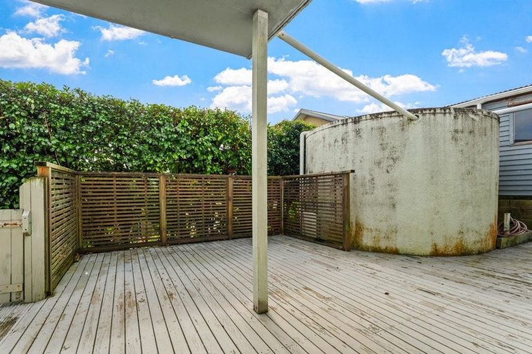 Photo of property in 19 Tindalls Bay Road, Tindalls Beach, Whangaparaoa, 0930