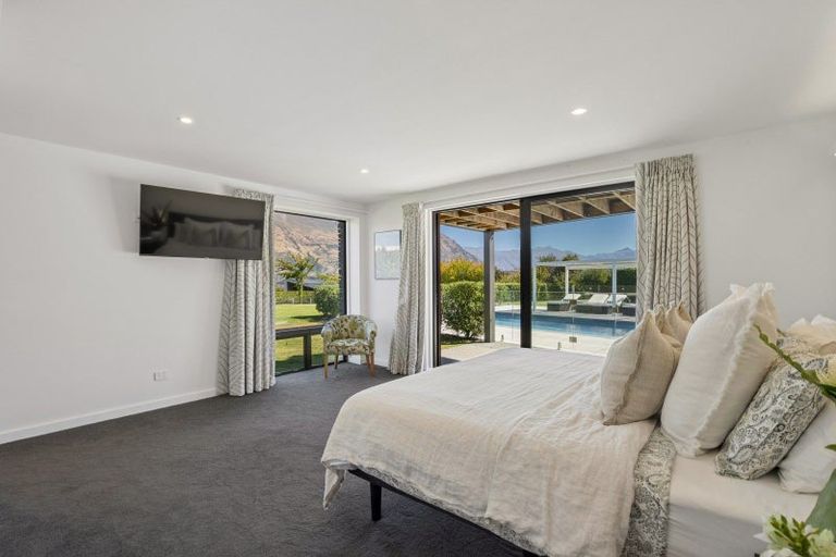 Photo of property in 314 Beacon Point Road, Wanaka, 9305