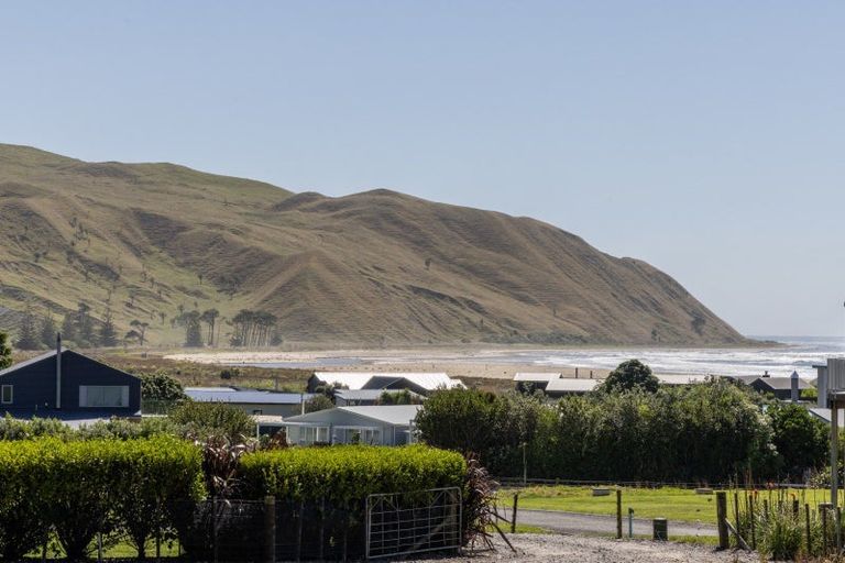 Photo of property in 4a Shoal Beach Road, Aramoana, Omakere, 4271