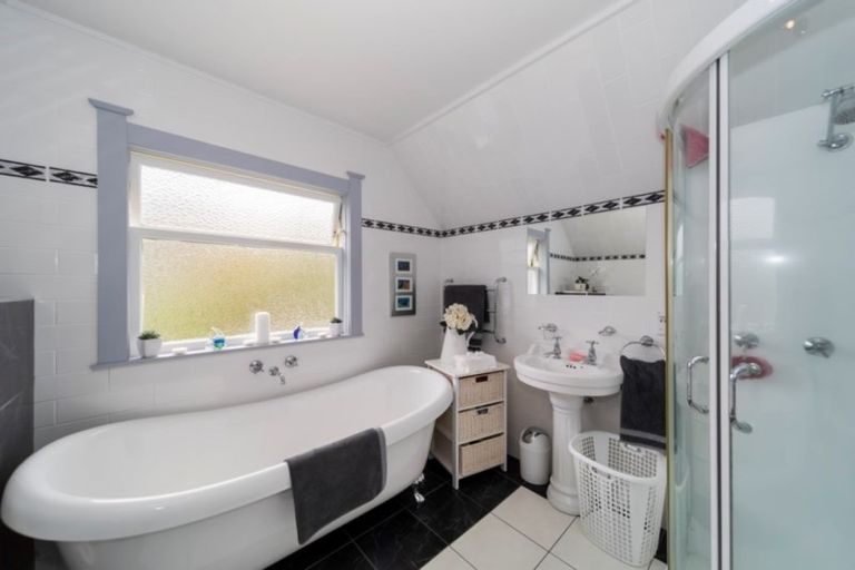 Photo of property in 66 Gilbert Street, New Plymouth, 4310