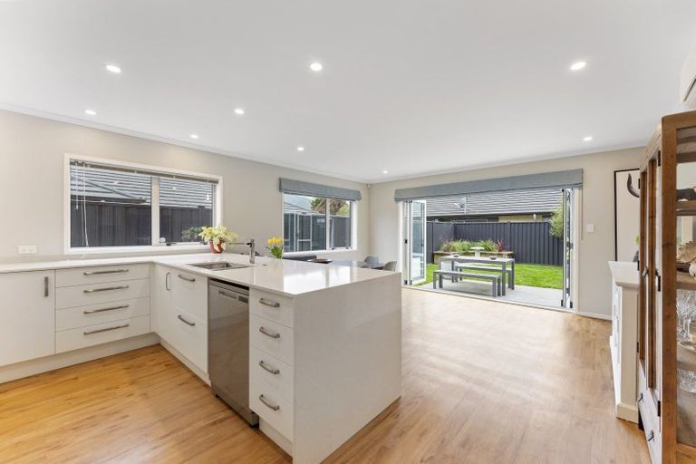 Photo of property in 37 Somerby Mews, Silverstream, Upper Hutt, 5019