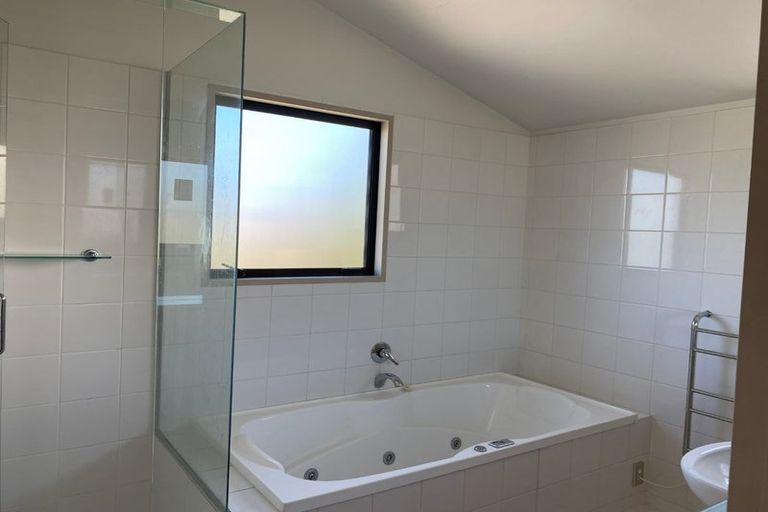 Photo of property in 4 Kahikatea Lane, Riccarton, Christchurch, 8011