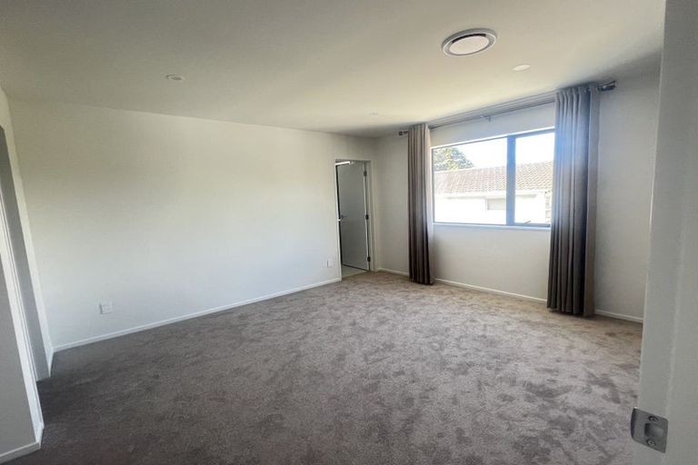 Photo of property in 133b Sunnynook Road, Forrest Hill, Auckland, 0620