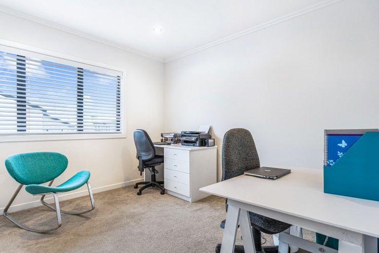 Photo of property in 6 Sacred Kingfisher Road, Hobsonville, Auckland, 0616