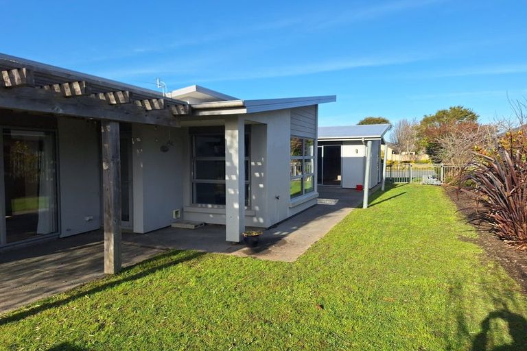 Photo of property in 26 Dunsford Close, Halswell, Christchurch, 8025