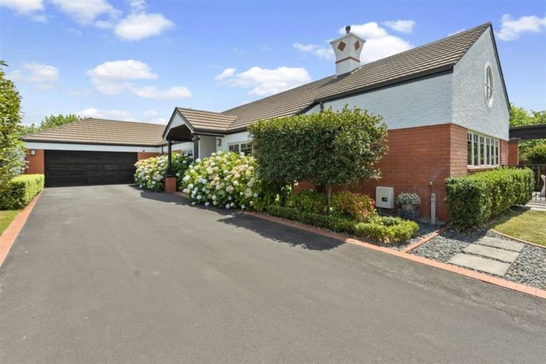 Photo of property in 20 Fernwater Place, Flagstaff, Hamilton, 3210