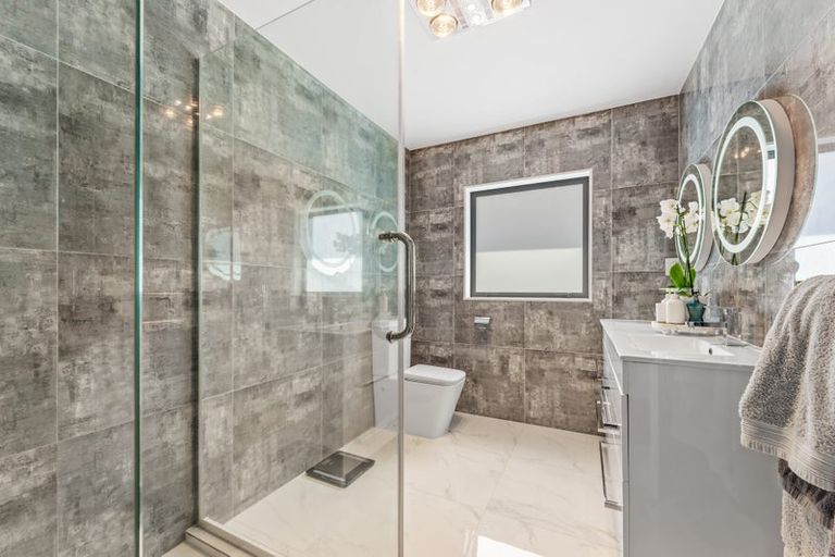 Photo of property in 36 Resolution Drive, Gulf Harbour, Whangaparaoa, 0930