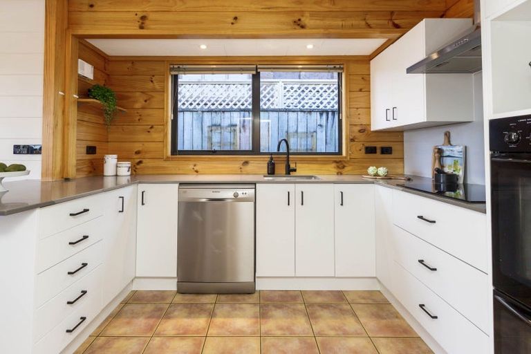 Photo of property in 3 Sunnyview Drive, Brown Owl, Upper Hutt, 5018