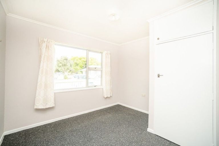 Photo of property in 3 Seddon Street, Takaro, Palmerston North, 4412