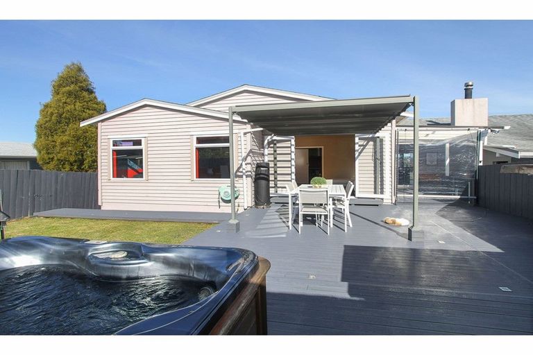 Photo of property in 103 Royal Road, Massey, Auckland, 0614