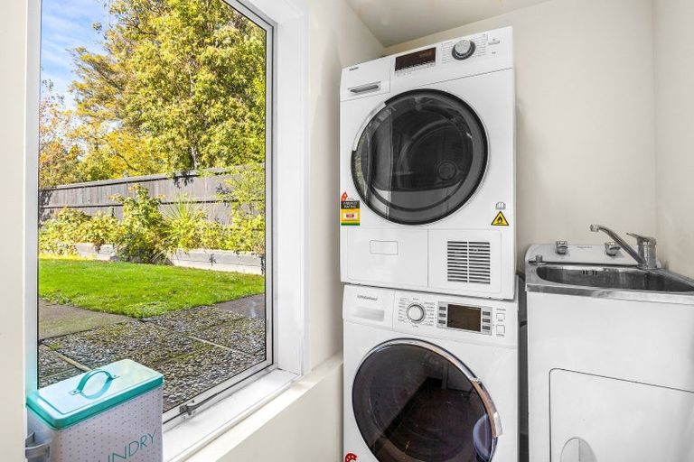 Photo of property in 1/10 Chevron Place, Ilam, Christchurch, 8041